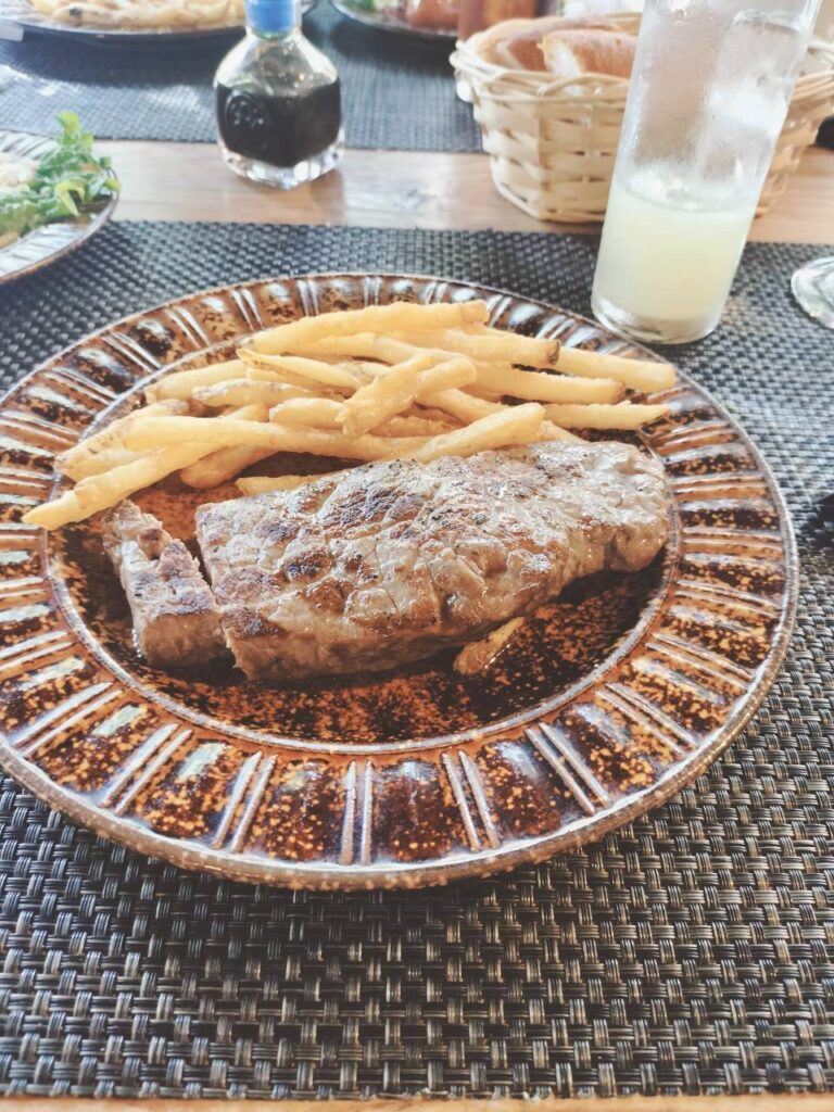 昼食ピレネーにて