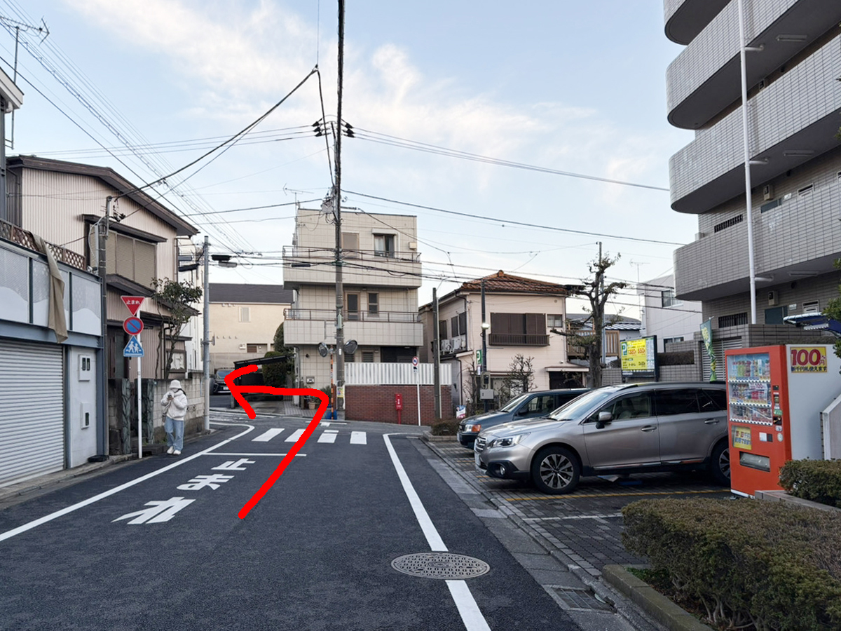 突き当りを左へ